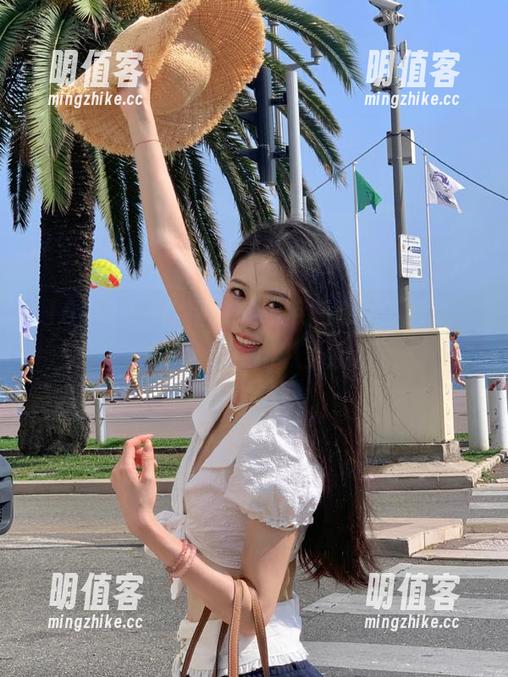 体验166吃瓜网永久下载版，实时追踪热门八卦事件