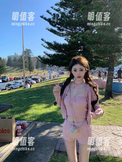 打开51吃瓜fun苹果版登录界面，“吃瓜”变成了“加班”模式！