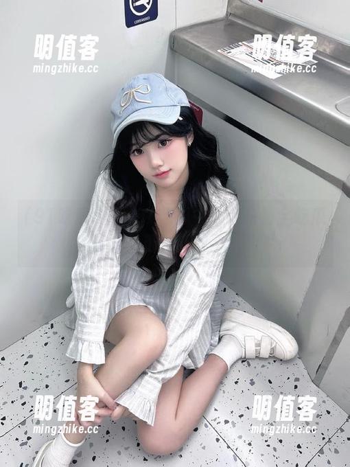 91吃瓜中心带来最全吃瓜资源，粉丝狂欢不停歇