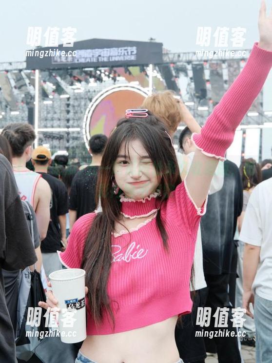 五一吃瓜网址永久收藏版，精彩内容不停歇