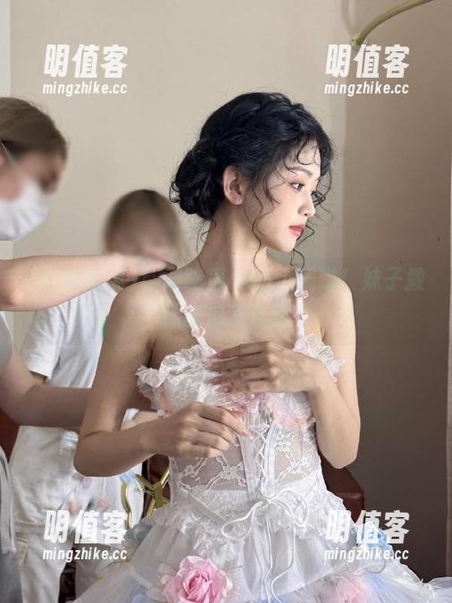 全网吃瓜app上线啦！妹子教你吃瓜不迷路