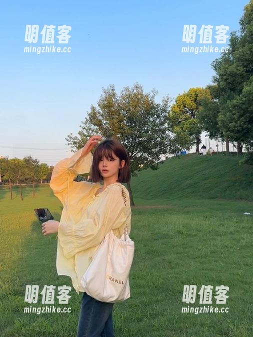吃瓜网曝黑料2025在线网址app，轻松追踪最新瓜趣！