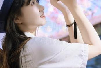 妹子最爱黑瓜吃瓜网，每日新瓜火速收藏中