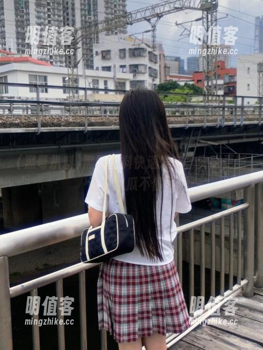 黑哥扒料快速发布，实时更新让你吃瓜不停歇