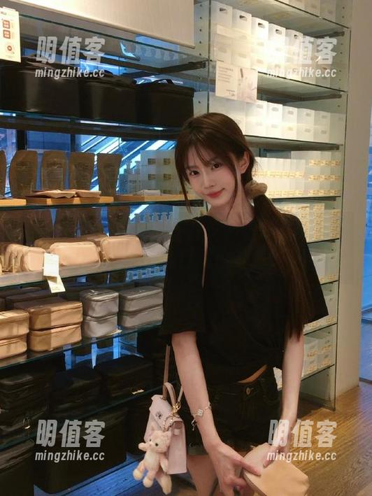 黑料不打烊万里长征新鲜爆料不断，吃瓜传送门和地址速速收藏！